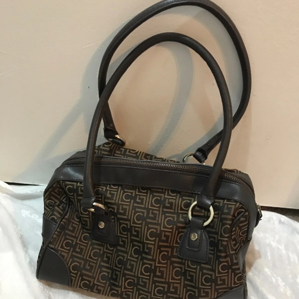 🆕Liz Claiborne medium size handbag